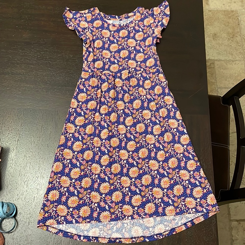 Very cute Sun dress, no stains, and very fresh